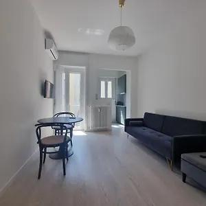 Appartamento New In Lively Area, Milano